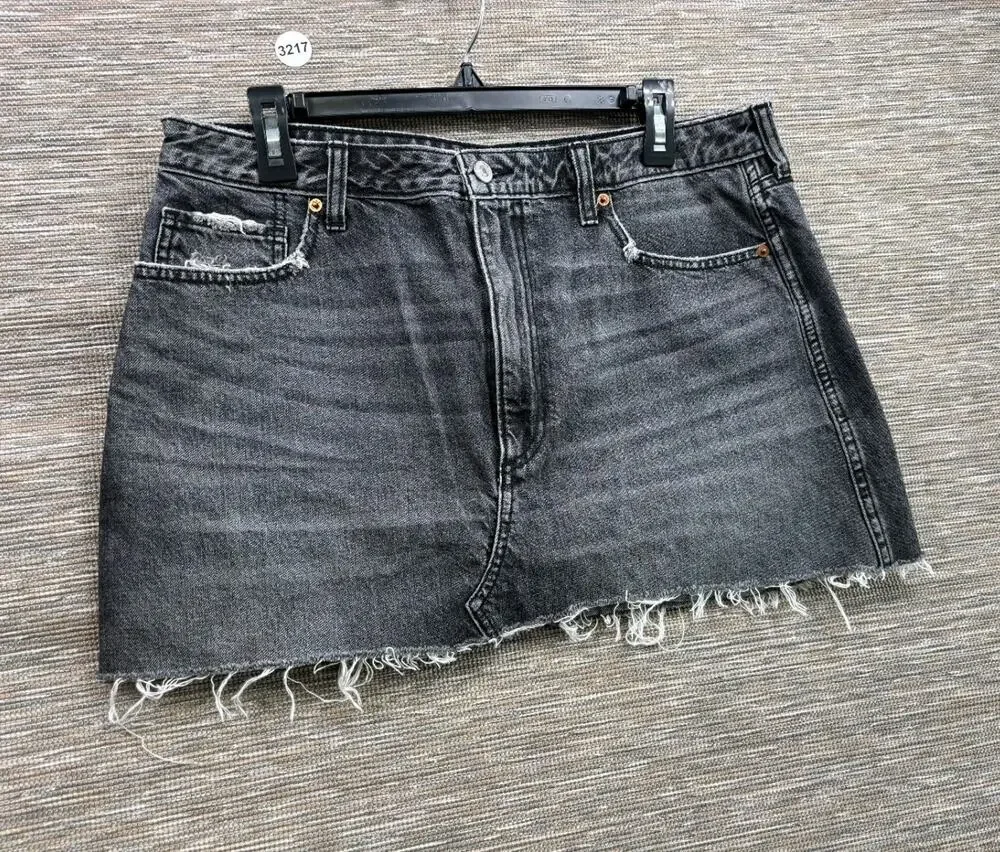 Abercrombie & Fitch Zoe Natural Rise Vintage A-Line Skirt 14R Gray Distressed